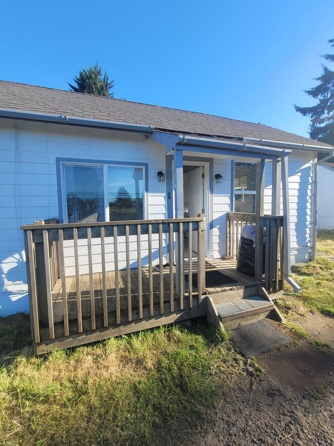 Building Photo - 92306 Clover Rd Unit B