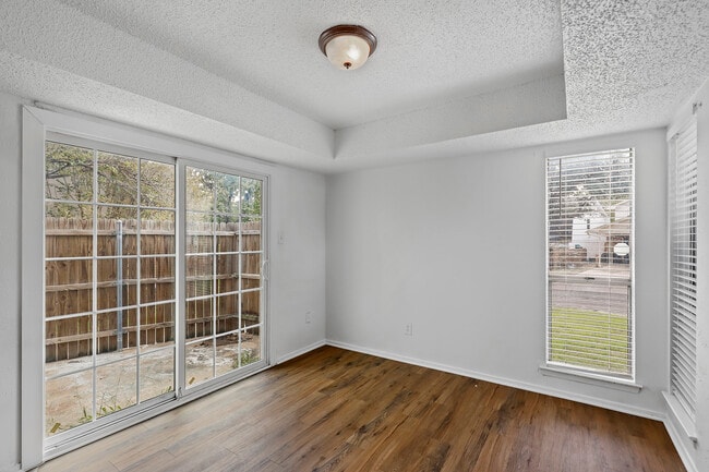 Photo - 2160 Fleur De Lis Ct