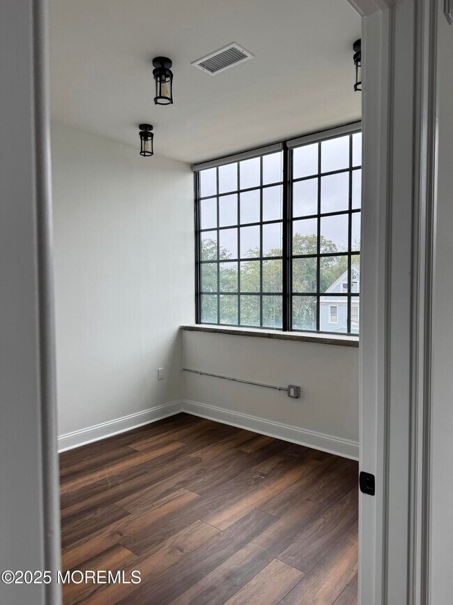 Photo - 179 Chelsea Ave Unit 201
