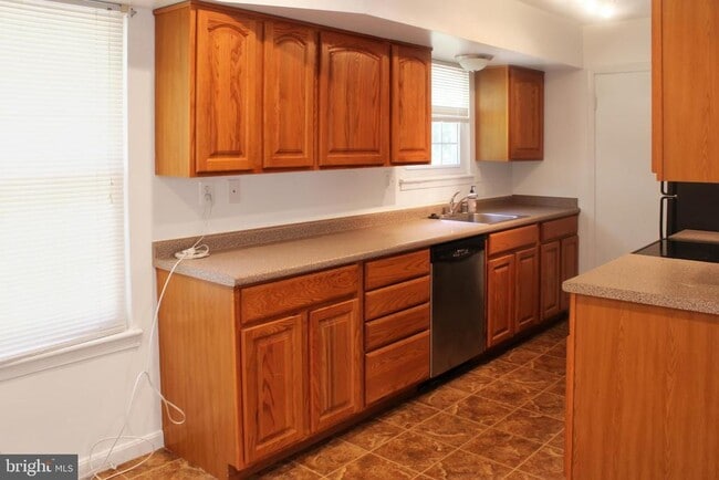 Photo - 3032 Churchill Ct
