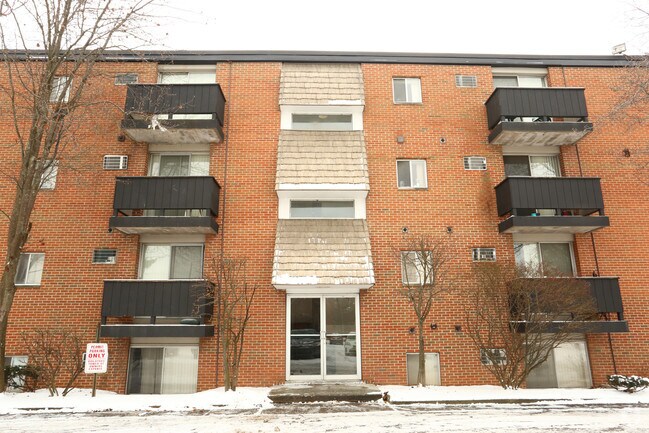 Woodmere Apartments - Woodmere Apartments