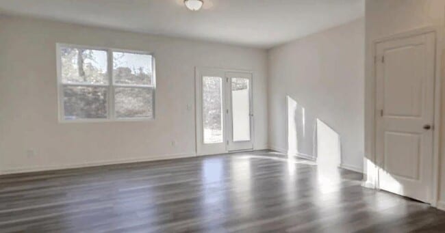 Photo - 3180 Delancy St