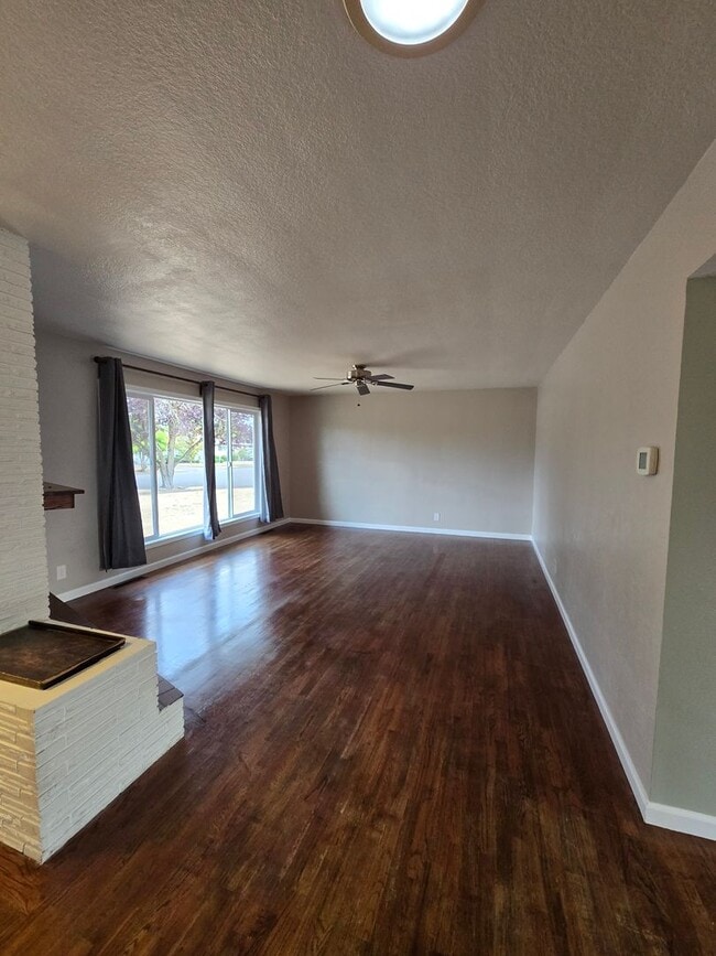 Photo - Pet Friendly Single Level 3 Bed 2 Bath Hom...
