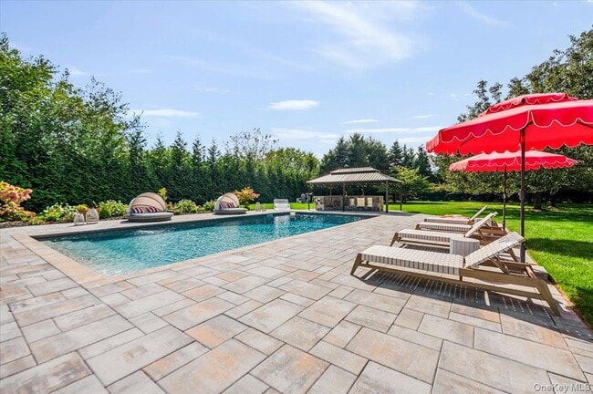 Photo - 525 Rocky Point Rd