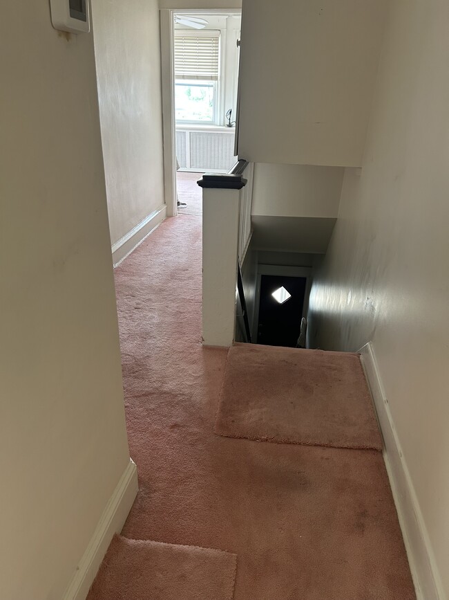 2nd floor - 8003 W Chester Pike Unidad Apt #1