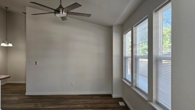 Photo - Delaware Duplex Unidad 259