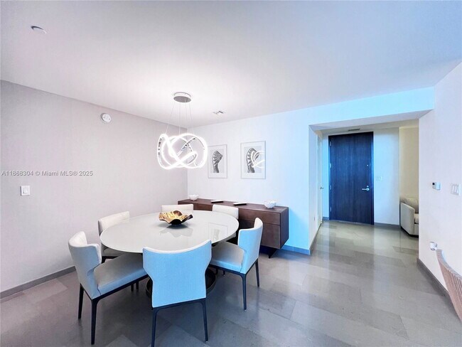 Photo - 68 SE 6th St Unidad 1003