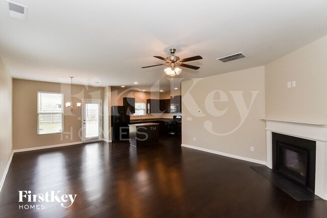 Photo - 584 Dasheill Ln