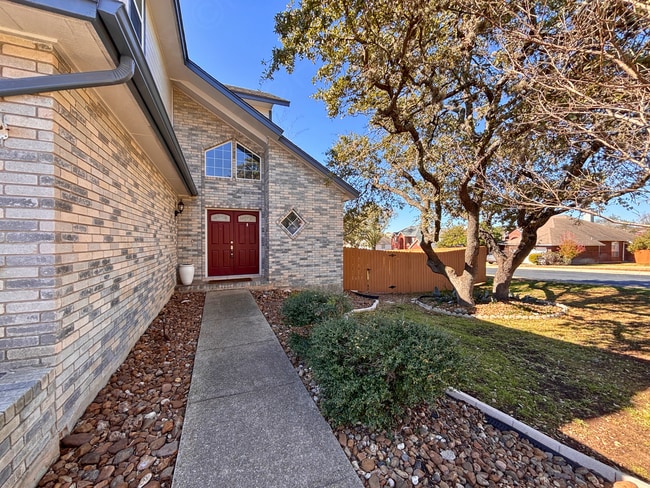Photo - Spacious 4 Bedroom Stone Oak Home with Three Car Garage