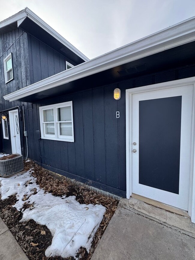 Building Photo - 2341 County Rd 269 Unit B