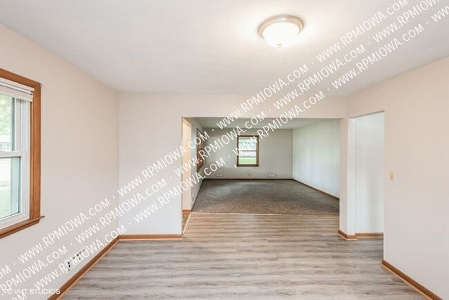 Photo - 214 SE 9th St