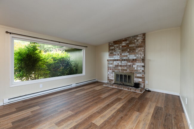 Photo - 74693 Hale Ln