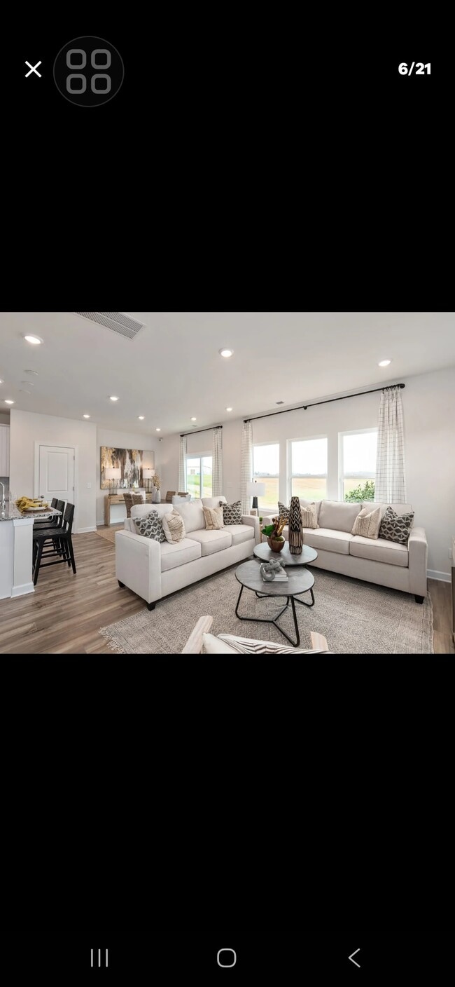 Photo - 1002 Harry Ct