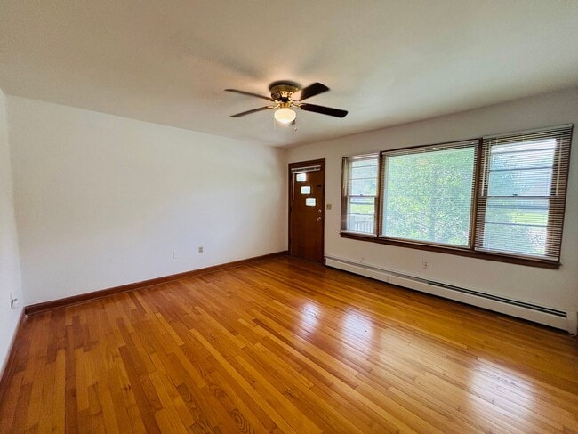 Photo - 208 Broce Dr Unit 1