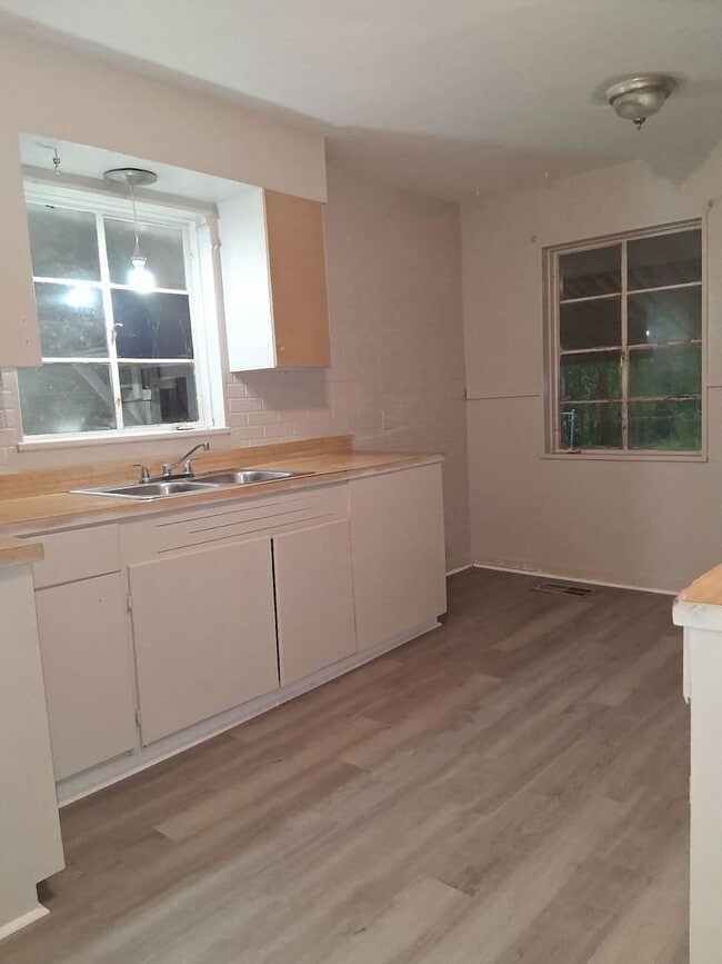 Photo - Nice 3 Bed 2 Bath South Jackson Rental on Oak Forest Dr