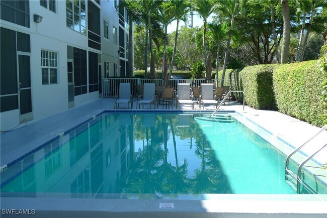 Building Photo - 72 7th St S Unit 203 Rental