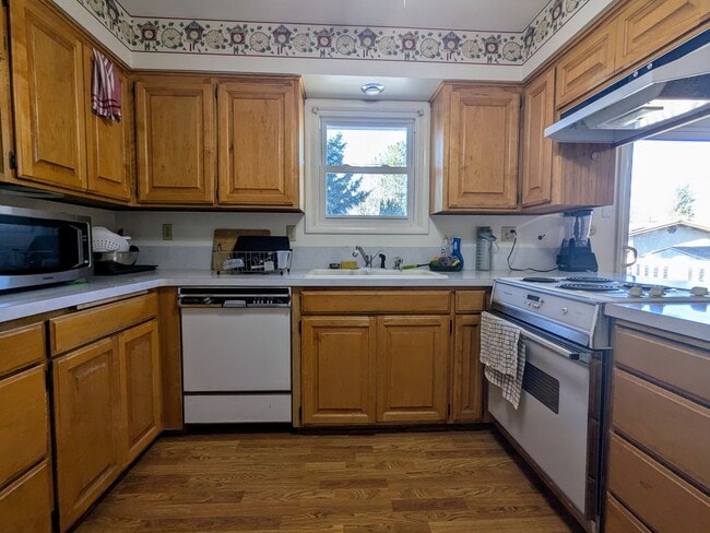 Photo - 2660 Central Ave