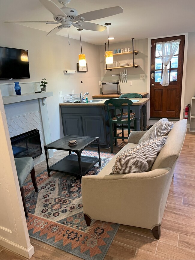 3277 N Whitney Ave Unit FURNISHEDMonthlyStudio