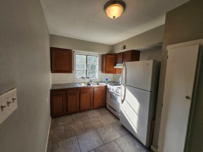 Photo - 23 Beacon Ave