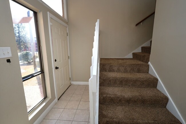 Building Photo - 1307 Baytree Dr