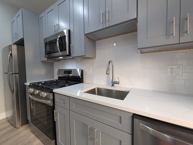 Photo - 440 W Belden Ave Unit 2