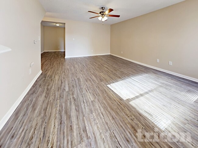 Photo - 3210 Kelling St