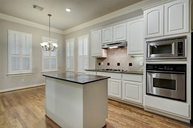 Photo - 1302 E Park At Shady Villa