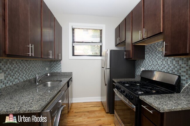 Photo - 908 W George St Unidad M19G