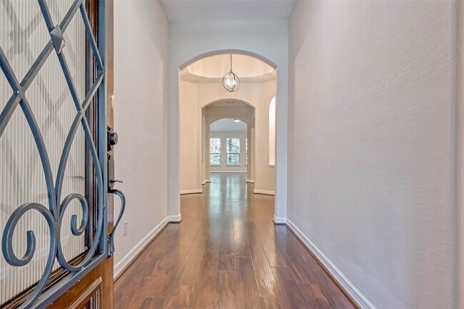 Photo - 150 W Heritage Mill Cir