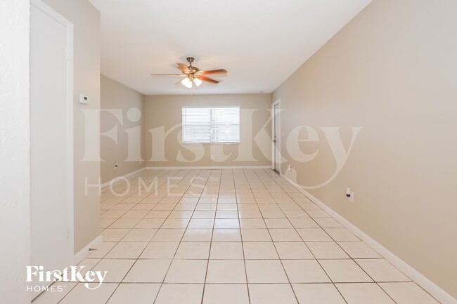 Photo - 617 S A St