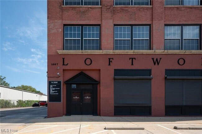 Photo - 1667 E 40th St Unit 3-G