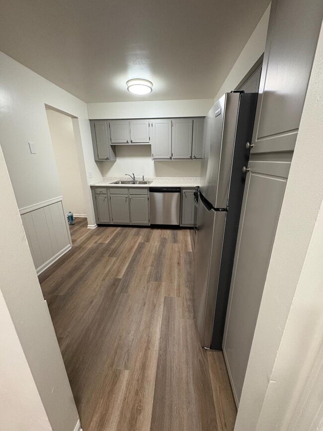 Photo - 630 56th St SE