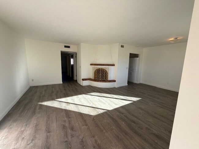 Photo - Completely remodeled and beautiful 2 Bedroom apartment available - Contact Property Pros