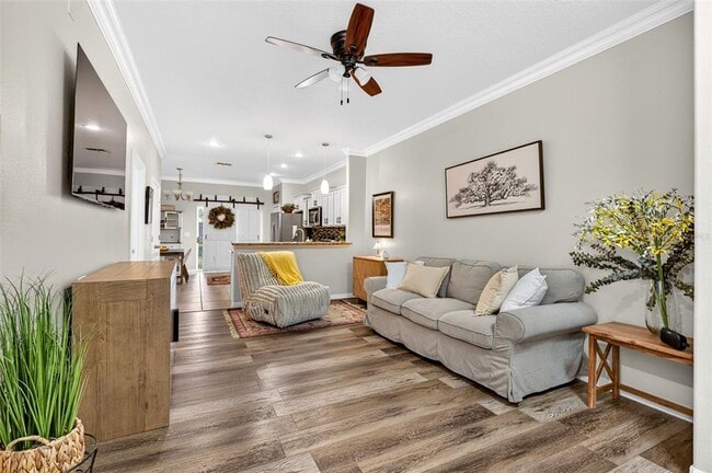 Photo - 2713 Lantern Hill Ave