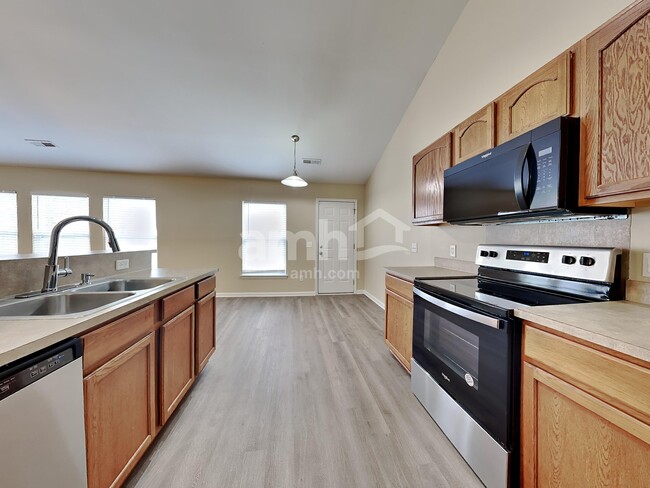 Photo - 425 Watershed Dr