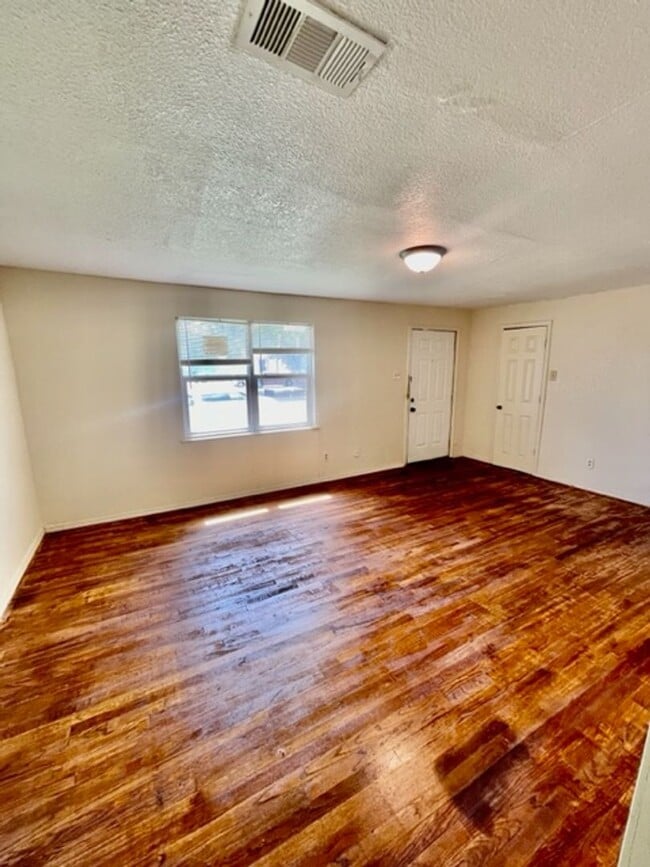 Photo - 2605 Speight Ave