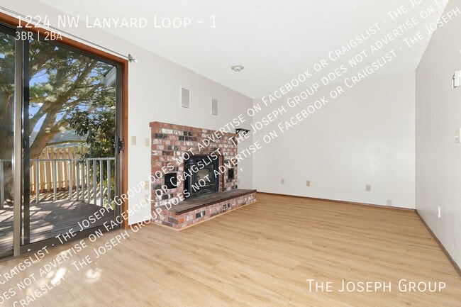 1224 NW Lanyard Loop