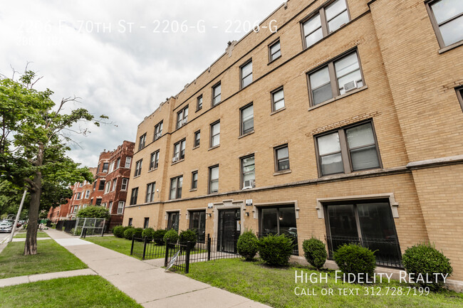 Photo - 2206 E 70th St Apartment Unit 2206-G