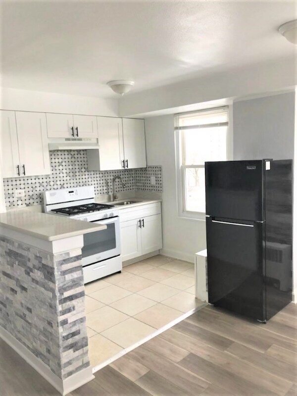 929 N Main St Apartment Rockford, IL