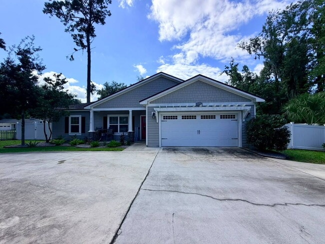 3206 Oak Bluff Ln