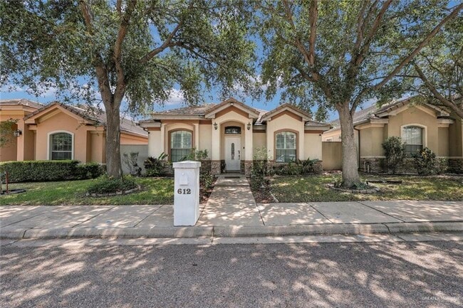 Photo - 21 E Thornhill Ave