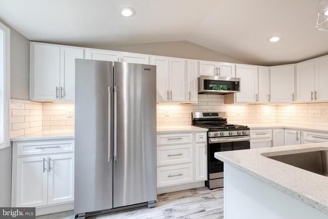 Photo - 6922 Hollenberry Rd