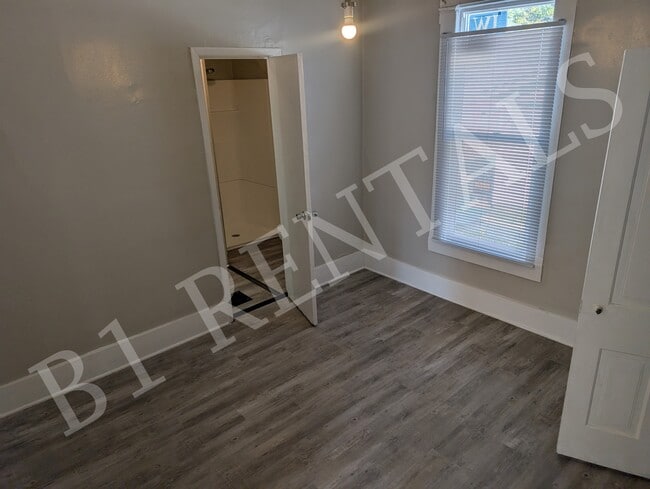 Photo - 417 Mill St