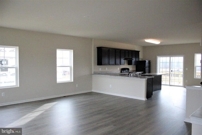 Building Photo - 232 Parkland Dr