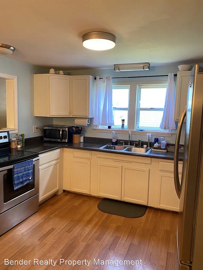 3 br, 1 bath House 1280 Hardwick St. Rental House Rental in