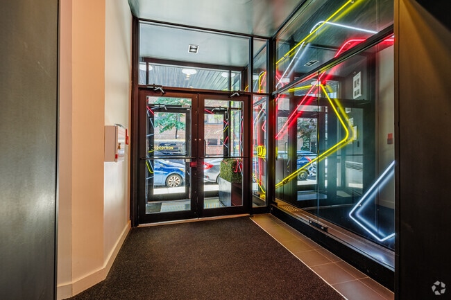 Photo - 1433 Rue Towers