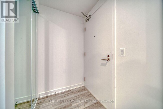 Photo - 230 Simcoe St Unit 1919