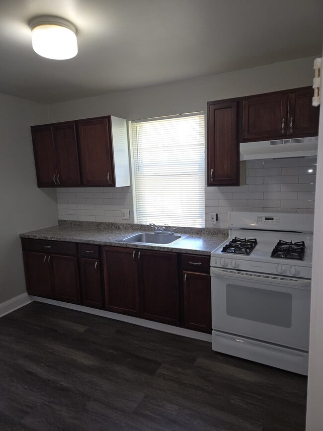 Photo - 7022 Surrey Dr