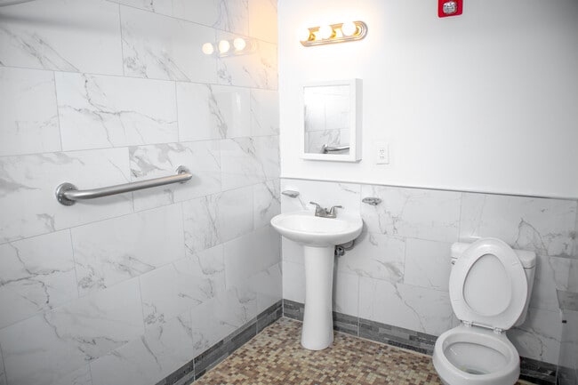 Photo - Columbia Place Apartments