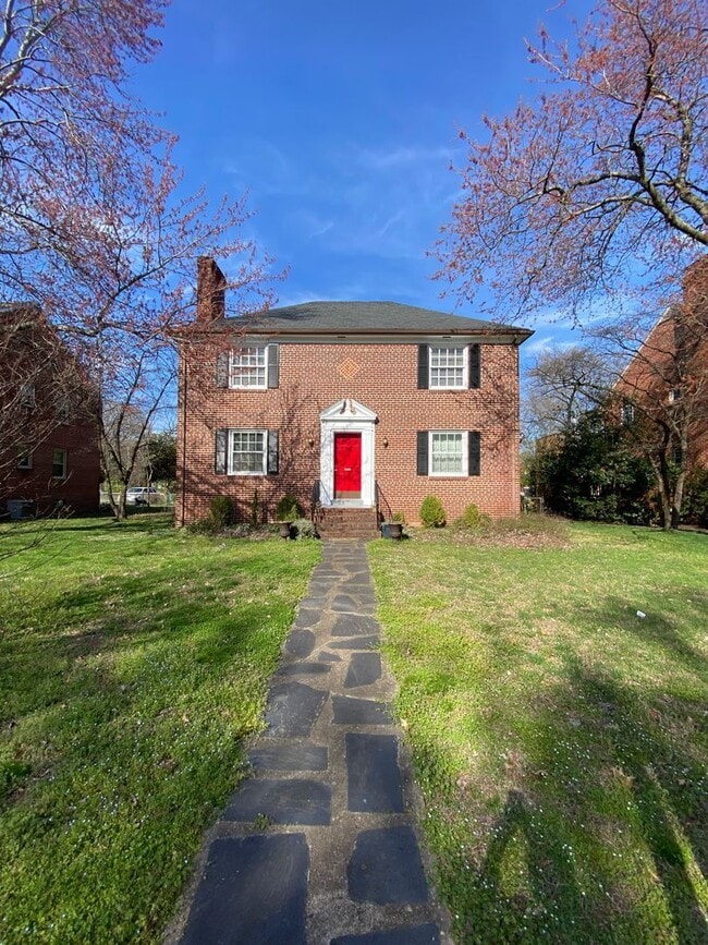 Building Photo - 3910 Cary Street Rd Unit B